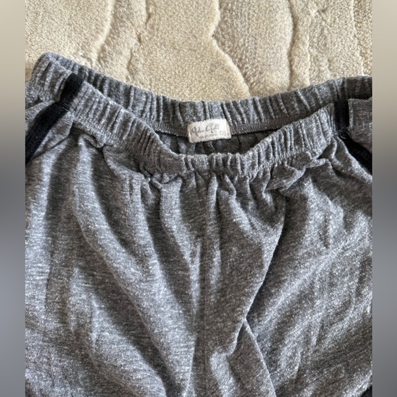 Brandy Melville shorts - Picture 3 of 3